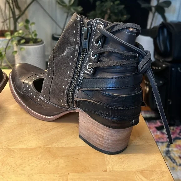 Freebird Leather Studded Brown Ankle Boots-Desert size 8 - Picture 5 of 15